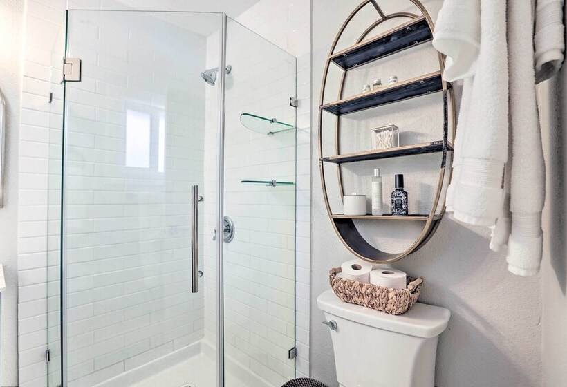 Midtown Reno Oasis W/ Private Hot Tub & Fire Pit