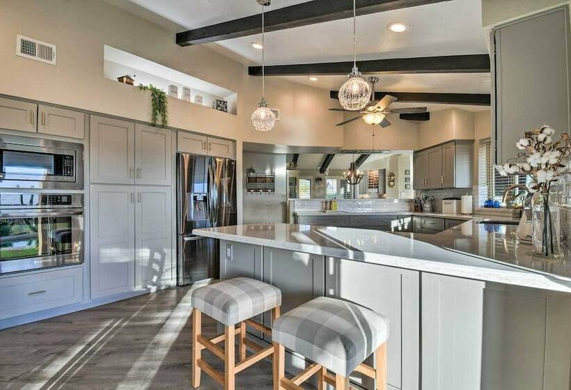 Luxury Fountain Hills Home W/ Stunning Views!