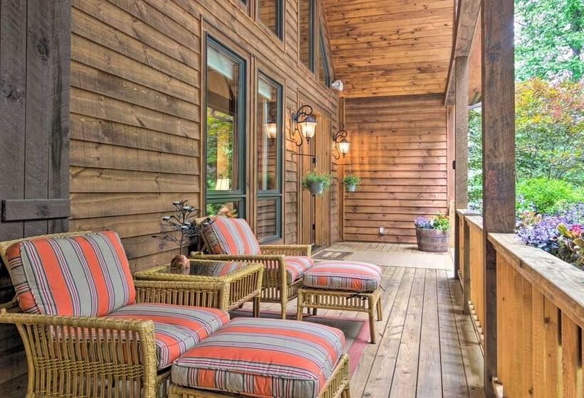 Grand Retreat In Bear Lake Reserve W/ Scenic Decks