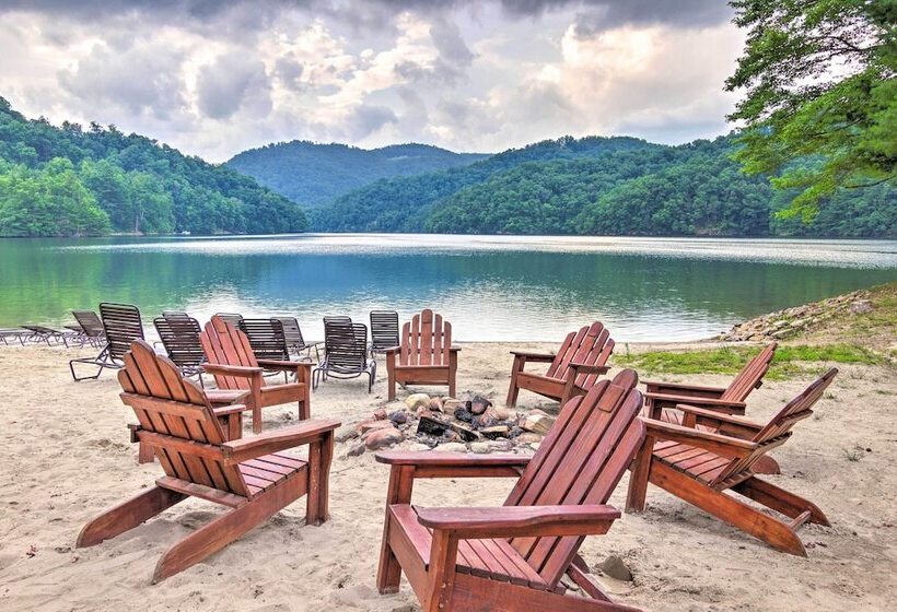 Grand Retreat In Bear Lake Reserve W/ Scenic Decks