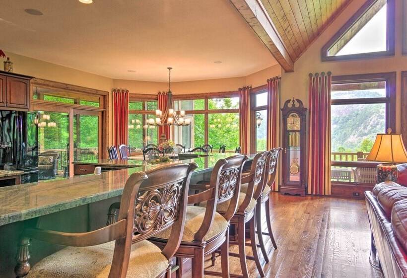 Grand Retreat In Bear Lake Reserve W/ Scenic Decks