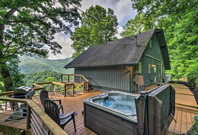Maggie Valley Gem W/ Blue Ridge Mtn View + Hot Tub