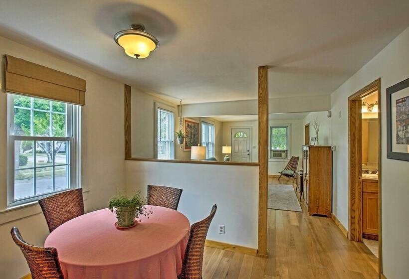 Manistee Home W/ Fire Pit ~ 2 Mi To Beach!