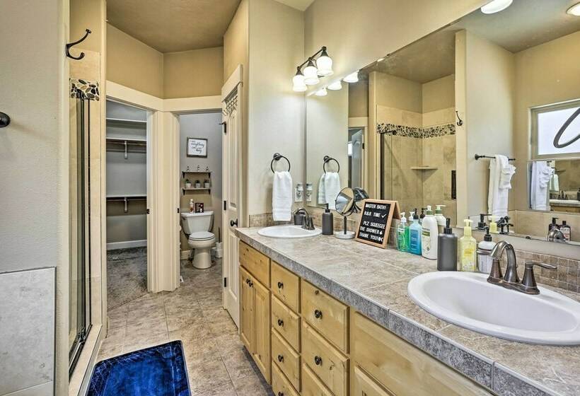 Meridian Home W/ Games & Patio: Pets Welcome!