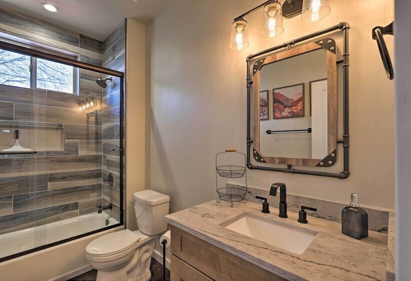 Modern Retreat: 3 Blocks To Dtwn Williams + Rte 66