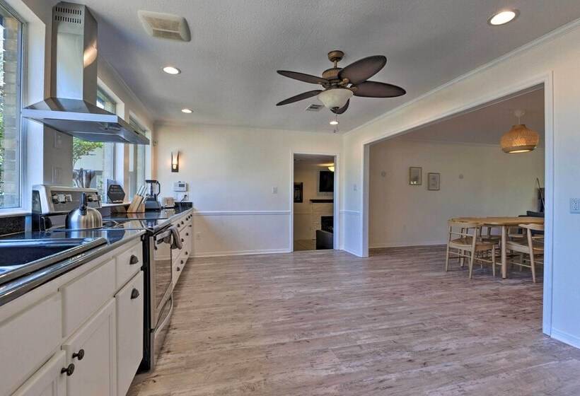 Modern Coastal Bungalow W/ Yard ~ Walk To Beach!