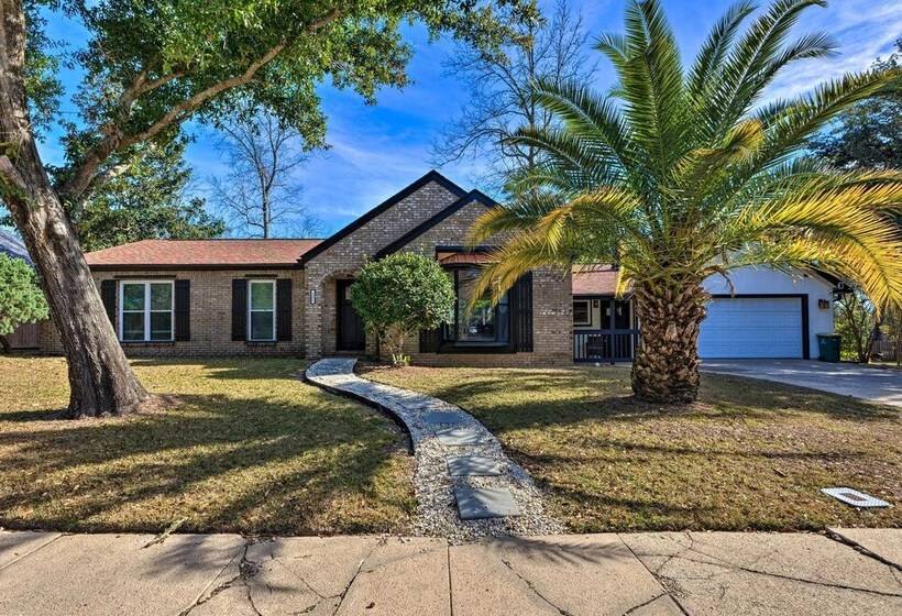 Modern Coastal Bungalow W/ Yard ~ Walk To Beach!