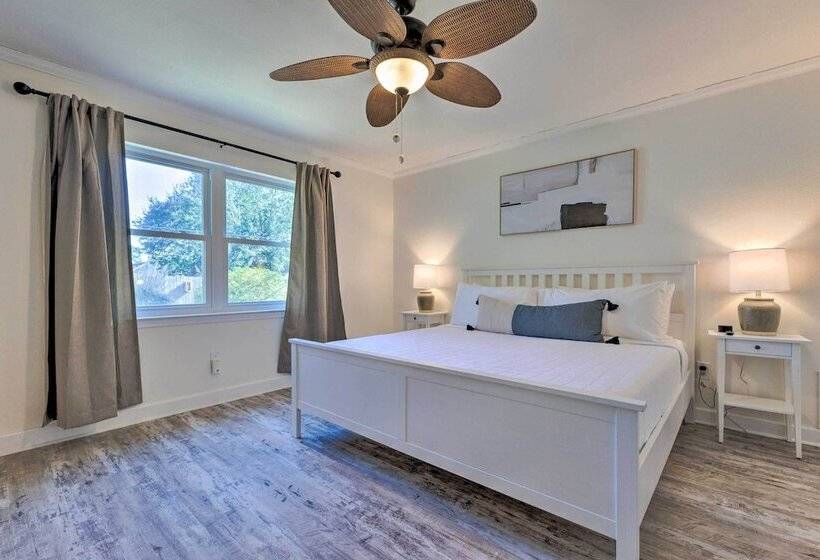 Modern Coastal Bungalow W/ Yard ~ Walk To Beach!