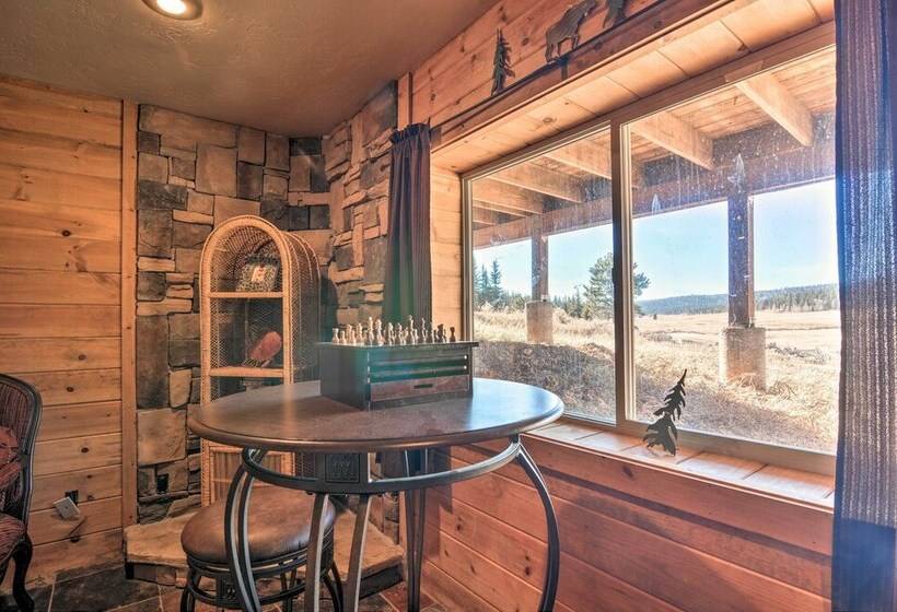 Cozy Family Cabin: Game Room, Near National Parks!