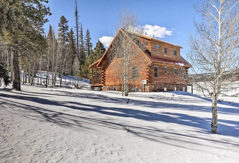 Cozy Family Cabin: Game Room, Near National Parks!