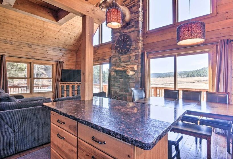 Cozy Family Cabin: Game Room, Near National Parks!