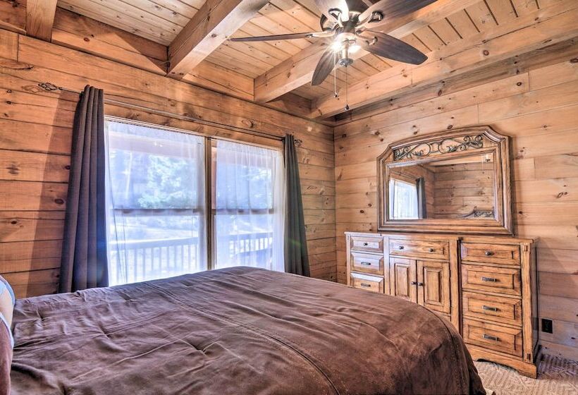 Cozy Family Cabin: Game Room, Near National Parks!