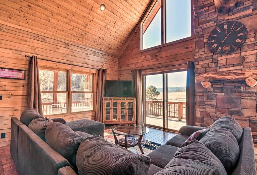 Cozy Family Cabin: Game Room, Near National Parks!