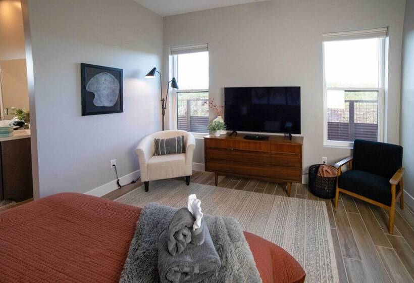 Modern Flagstaff Escape W/ Grill, 3 Mi To Downtown