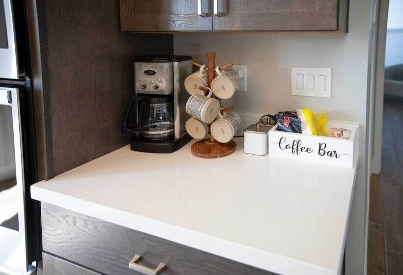 Modern Flagstaff Escape W/ Grill, 3 Mi To Downtown