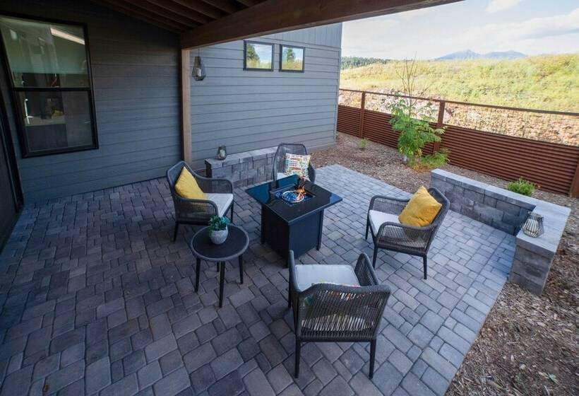 Modern Flagstaff Escape W/ Grill, 3 Mi To Downtown