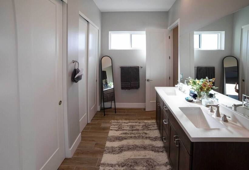 Modern Flagstaff Escape W/ Grill, 3 Mi To Downtown