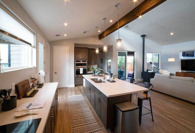 Modern Flagstaff Escape W/ Grill, 3 Mi To Downtown