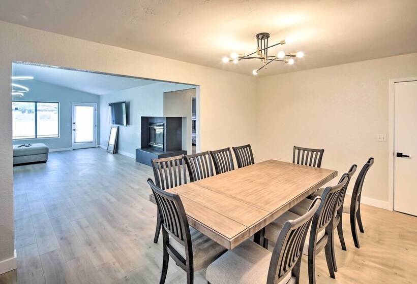 Modern Lake Havasu Retreat: Lake & Mountain Views!