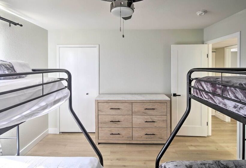 Modern Lake Havasu Retreat: Lake & Mountain Views!