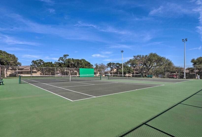 Modern Lake Travis Haven W/ Resort Amenities!