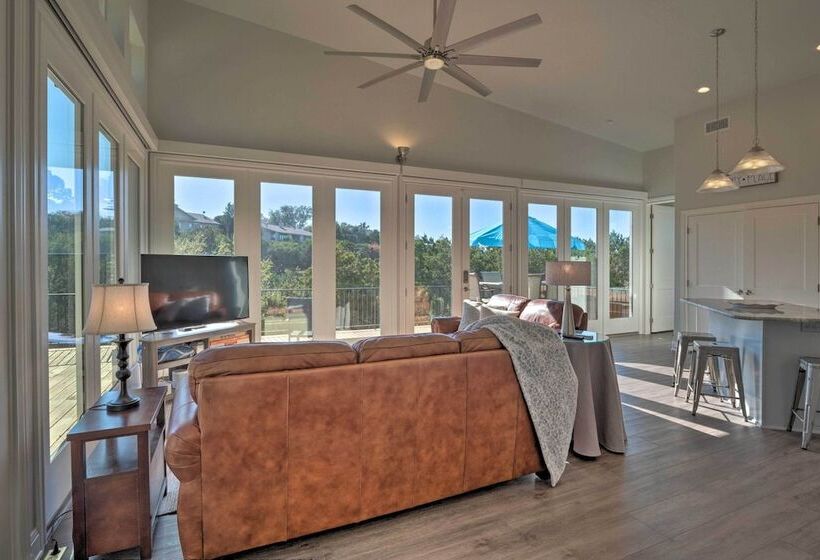 Modern Lake Travis Haven W/ Resort Amenities!