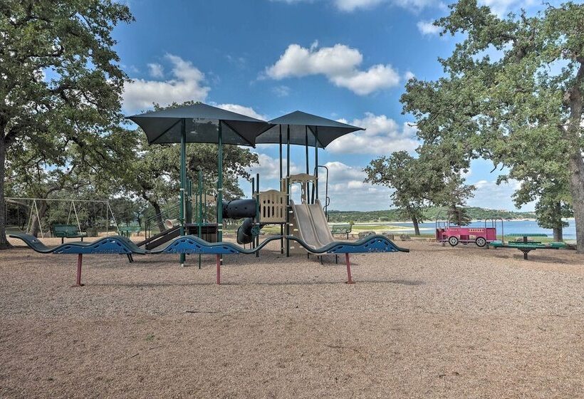 Modern Lake Travis Haven W/ Resort Amenities!