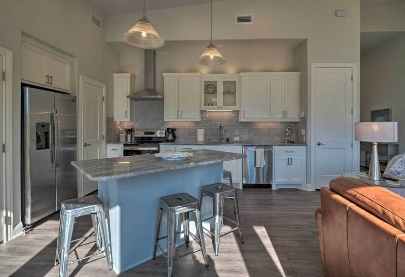 Modern Lake Travis Haven W/ Resort Amenities!