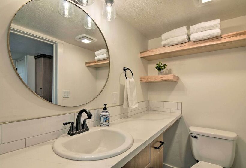 Modern Ranch House W/ Fire Pit & Valley Views