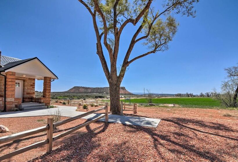 Modern Ranch House W/ Fire Pit & Valley Views