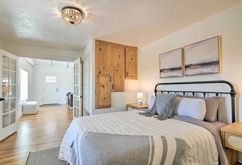 Modern Ranch House W/ Fire Pit & Valley Views