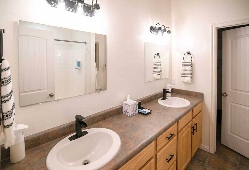 Modern Page Retreat W/ View, 9 Mi To Wahweap Beach