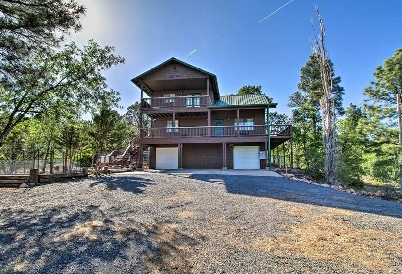 Modern Show Low Retreat W/ Deck & Mtn Views!