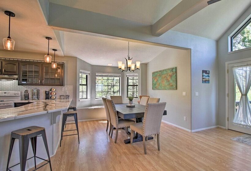 Modern Show Low Retreat W/ Deck & Mtn Views!