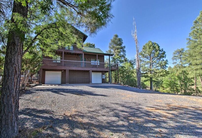 Modern Show Low Retreat W/ Deck & Mtn Views!