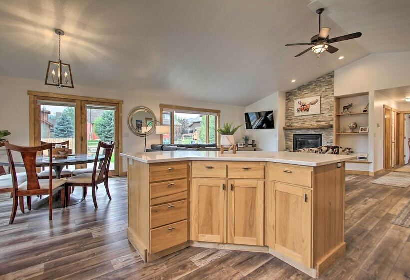 Moose Haven  Getaway: 6 Mi To Big Sky Slopes