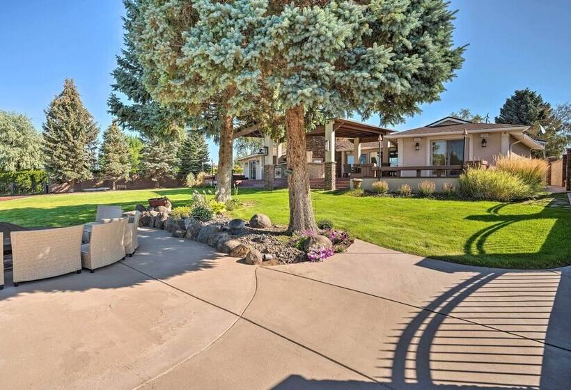 Moses Lake Retreat W/ Salt Water Hot Tub!
