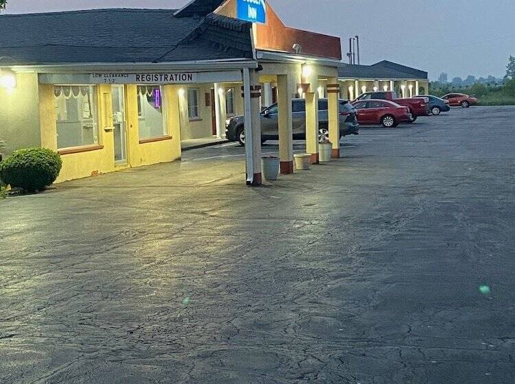 فندق على الطريق New Budget Inn