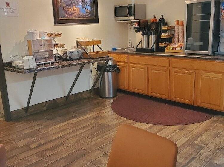 فندق على الطريق Wyo Inn