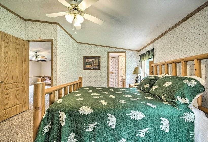 Mountain Escape: Home W/ Deck, Fire Pit, Yard