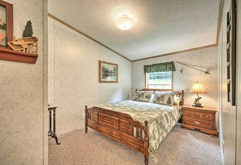 Mountain Escape: Home W/ Deck, Fire Pit, Yard