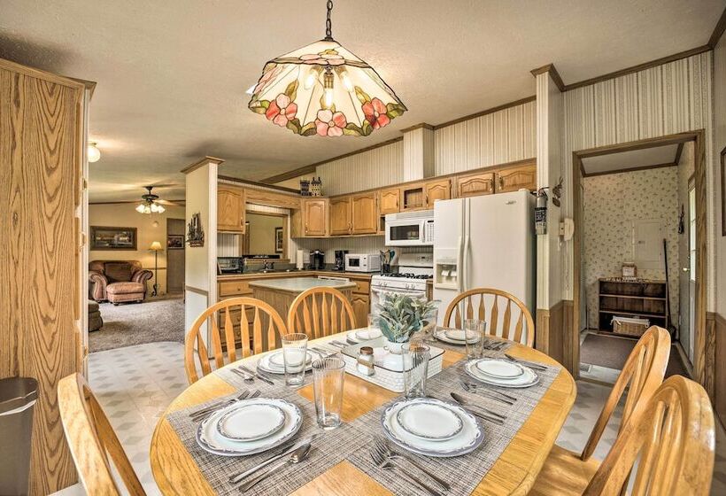 Mountain Escape: Home W/ Deck, Fire Pit, Yard