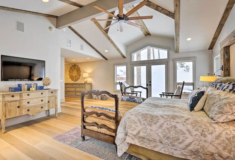 Vail Mountain Retreat W/ Hot Tub & Deck!