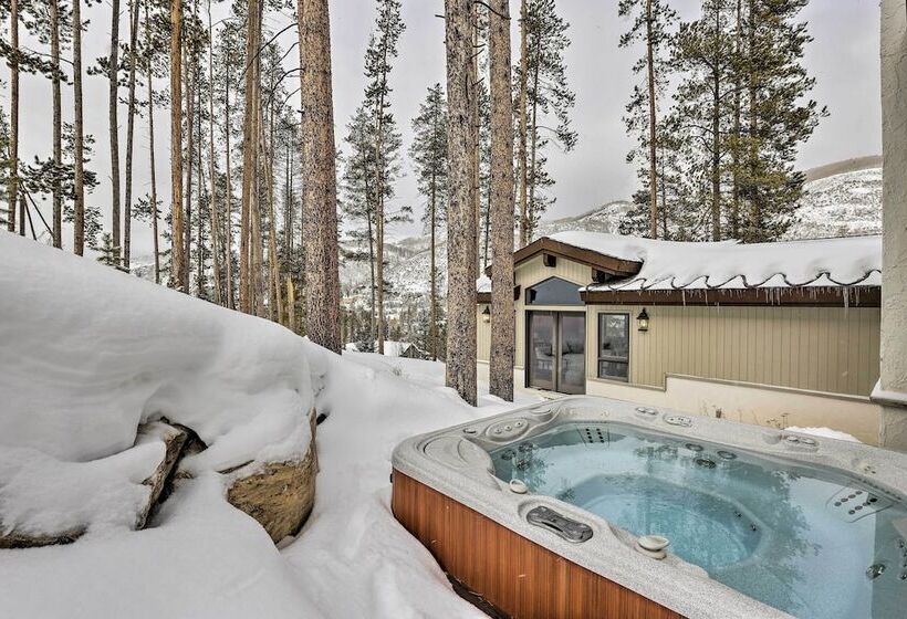 Vail Mountain Retreat W/ Hot Tub & Deck!