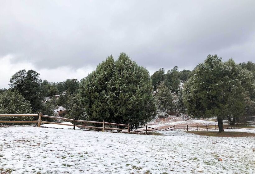 Sauna, Deck & Fire Pit: Rocking Horse Ranch