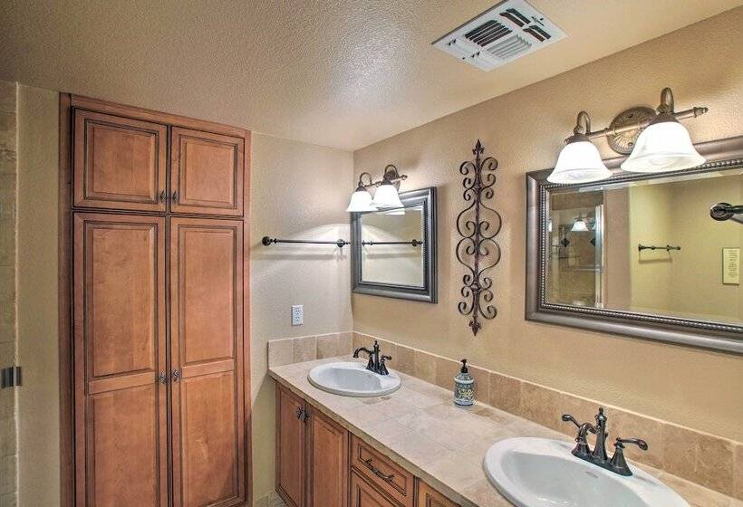 Sauna, Deck & Fire Pit: Rocking Horse Ranch