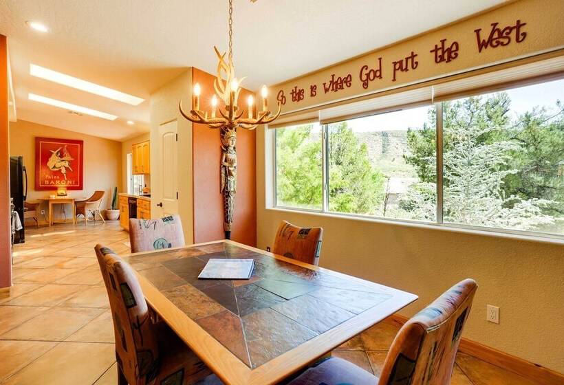 Sedona Home W/ Red Rock Views ~ 10 Mi To Uptown!