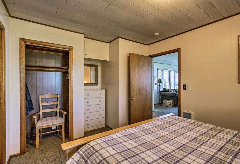 Oceanfront Escape W/ Pacific Views: Surf & Explore