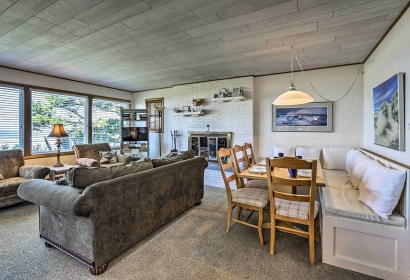 Oceanfront Escape W/ Pacific Views: Surf & Explore