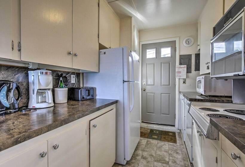 Oceanfront Escape W/ Pacific Views: Surf & Explore